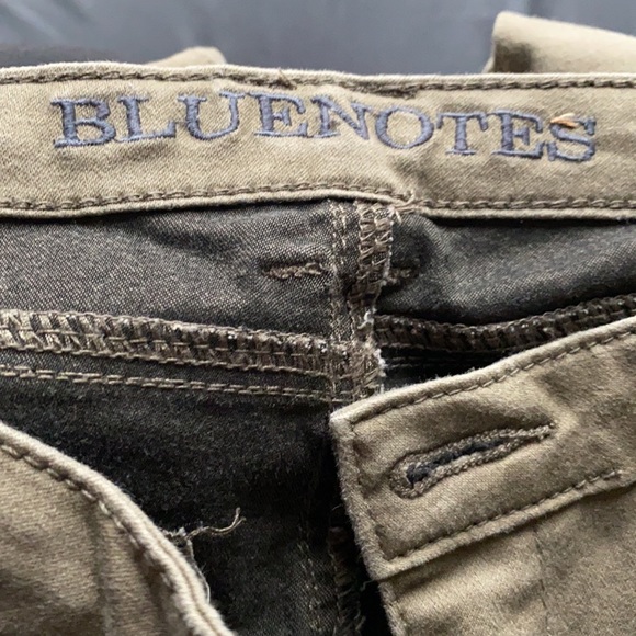 Blue notes green skinny pants - Picture 2 of 2